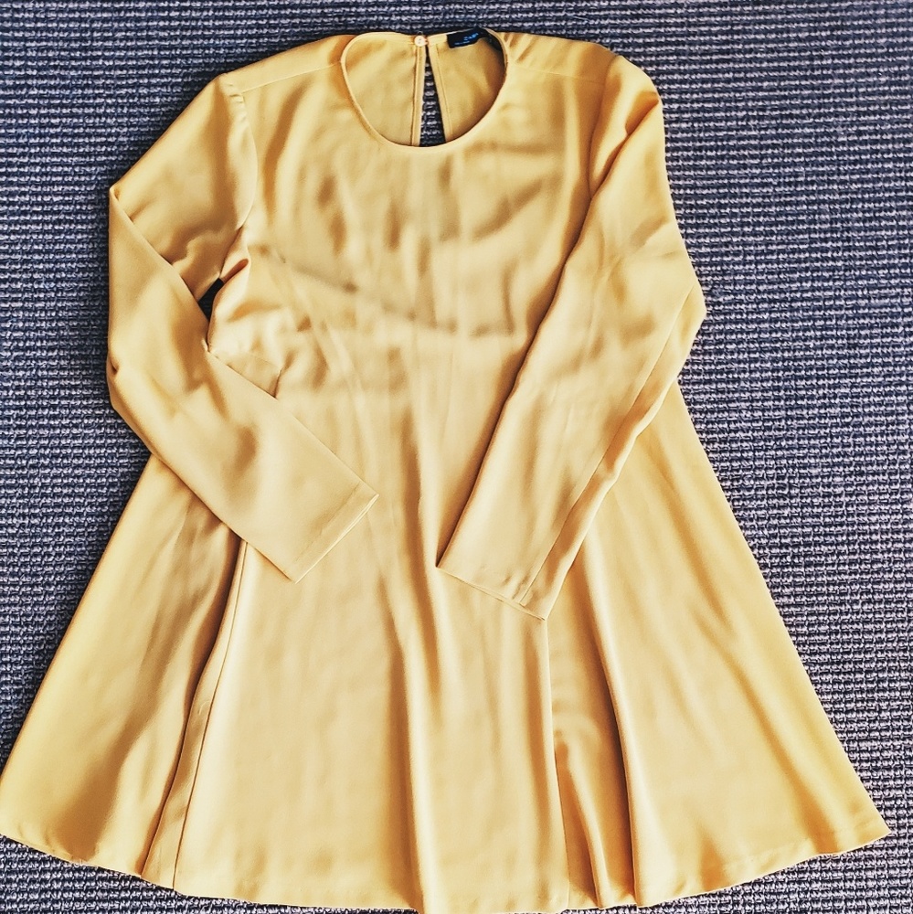 Dress - Picture 3 of 4